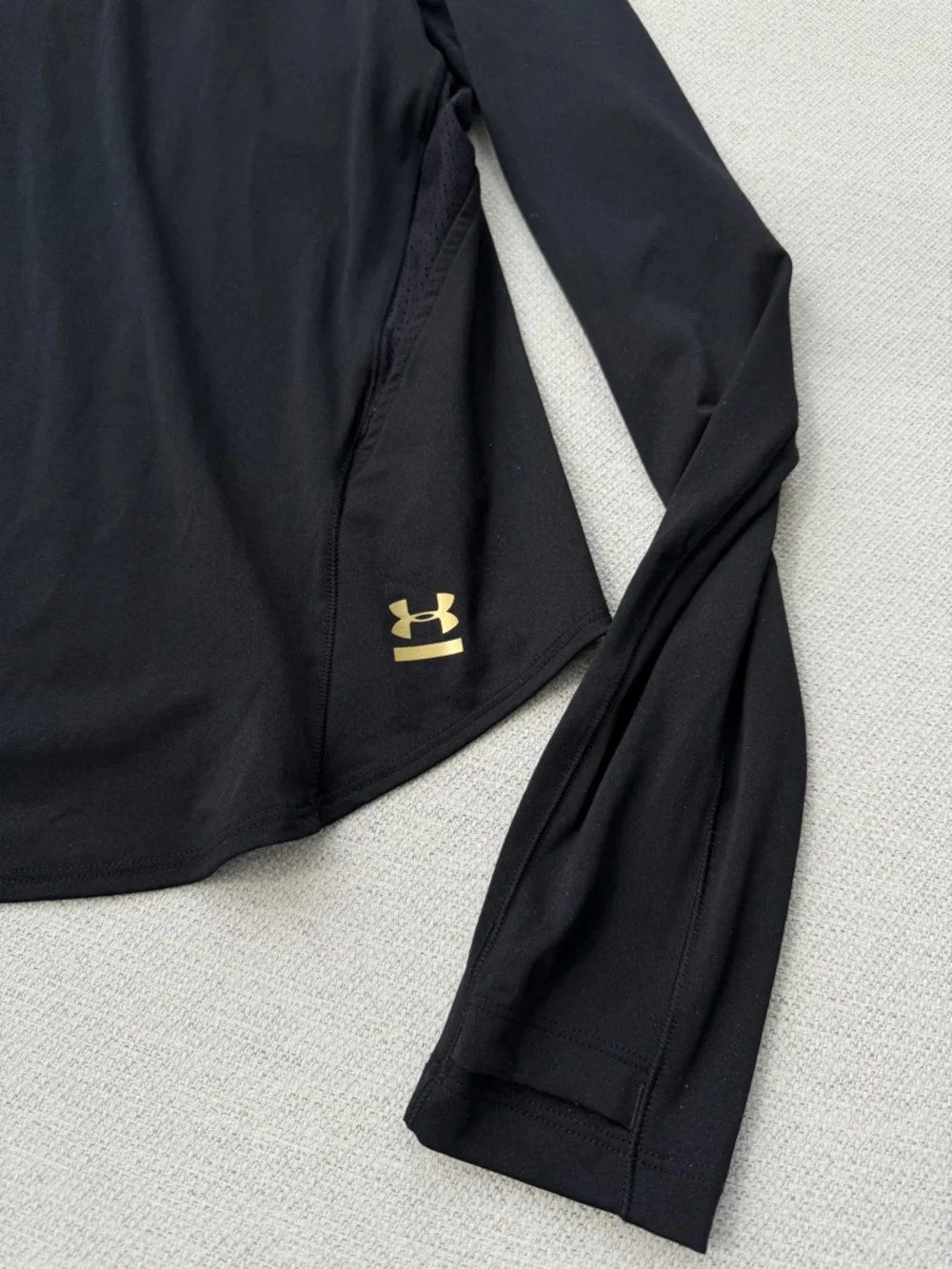 Under Armour Black Long Sleeve Training Top Women’s Size L HeatGear Athletic - Picture 2 of 6